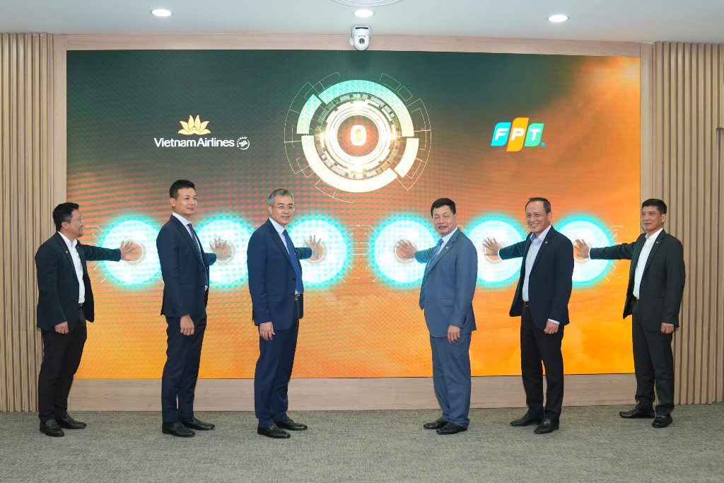 Vietnam Airlines và FPT tăng cường hợp tác chiến lược toàn diện